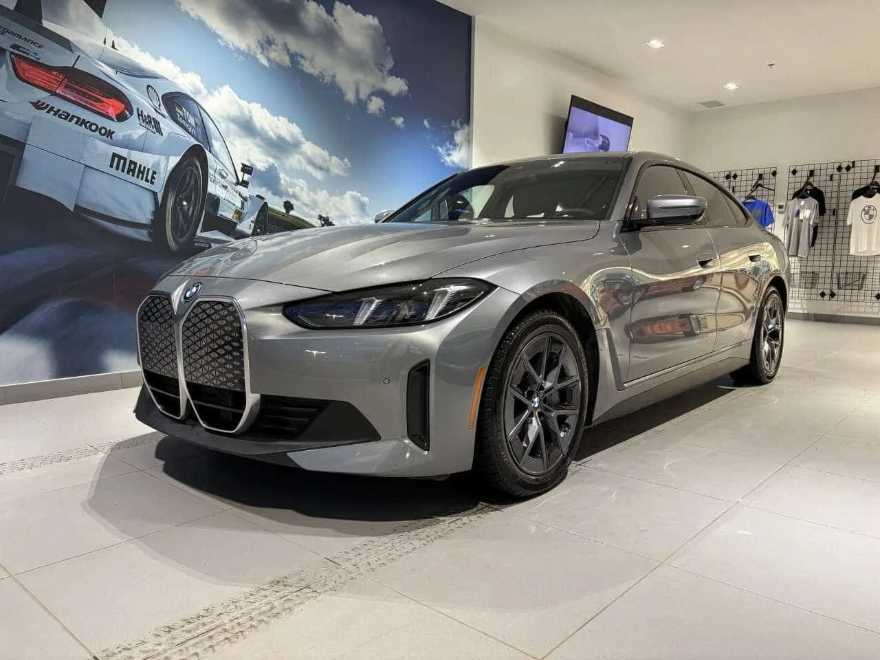 BMW i4 * xDrive40 * CARFAX * ��������� ���� �� �� *  | Mobile.bg � ����������� 1