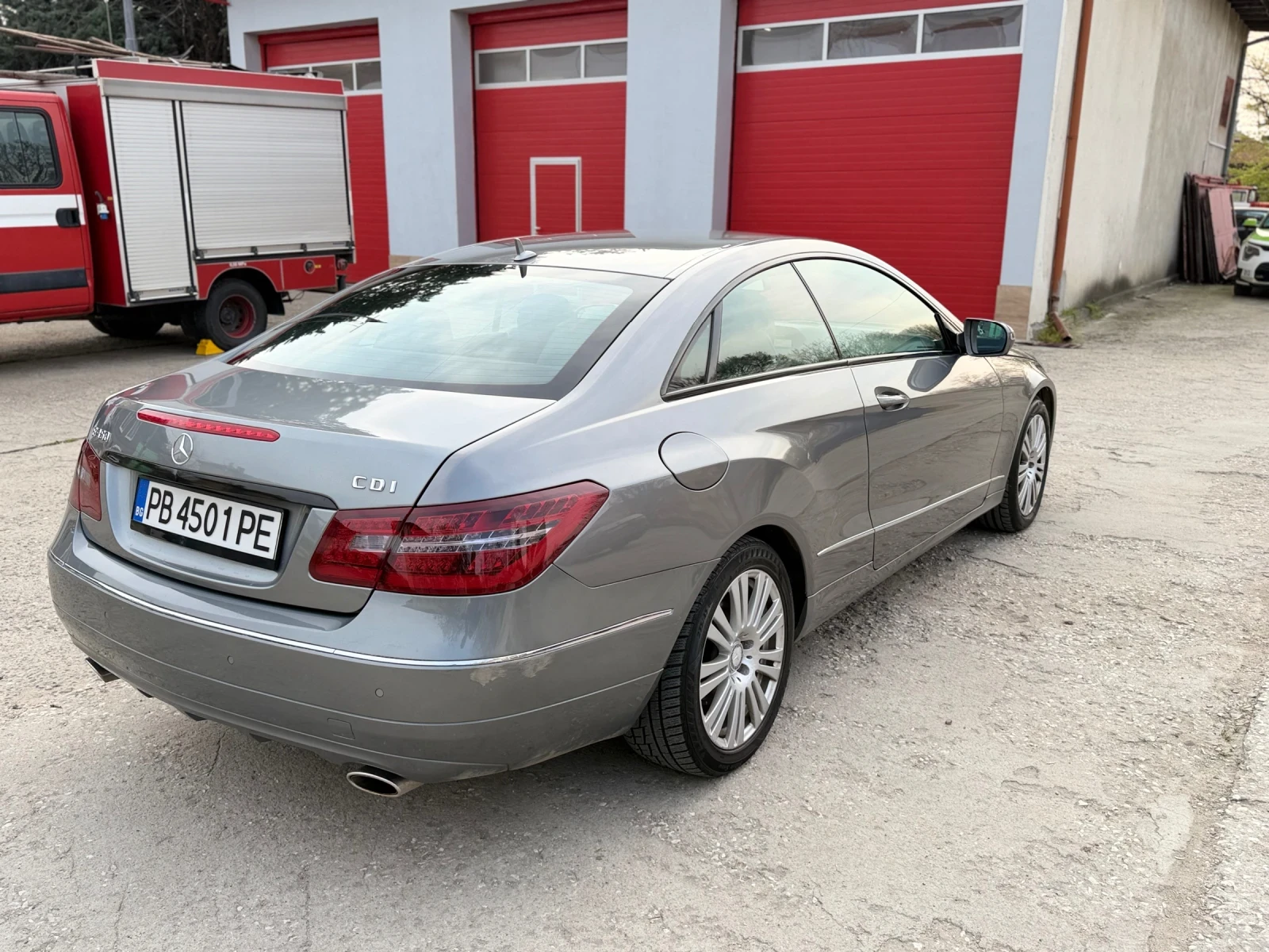 Mercedes-Benz E 350 Coupe, снимка 4 - Автомобили и джипове - 54182461