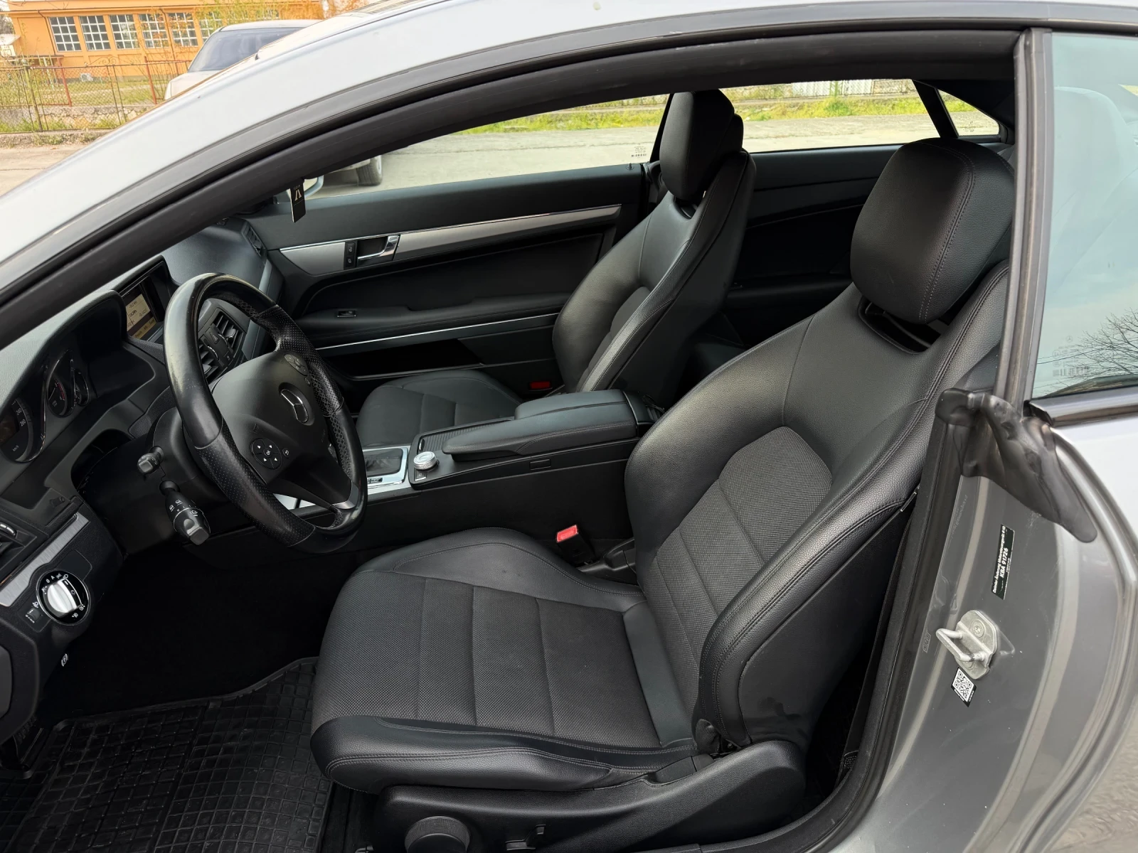 Mercedes-Benz E 350 Coupe, снимка 10 - Автомобили и джипове - 54182461