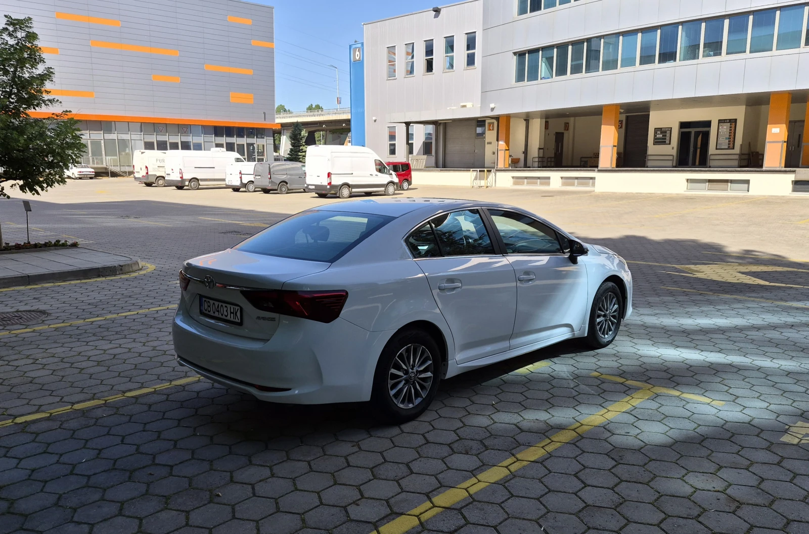Toyota Avensis, снимка 6 - Автомобили и джипове - 54808974