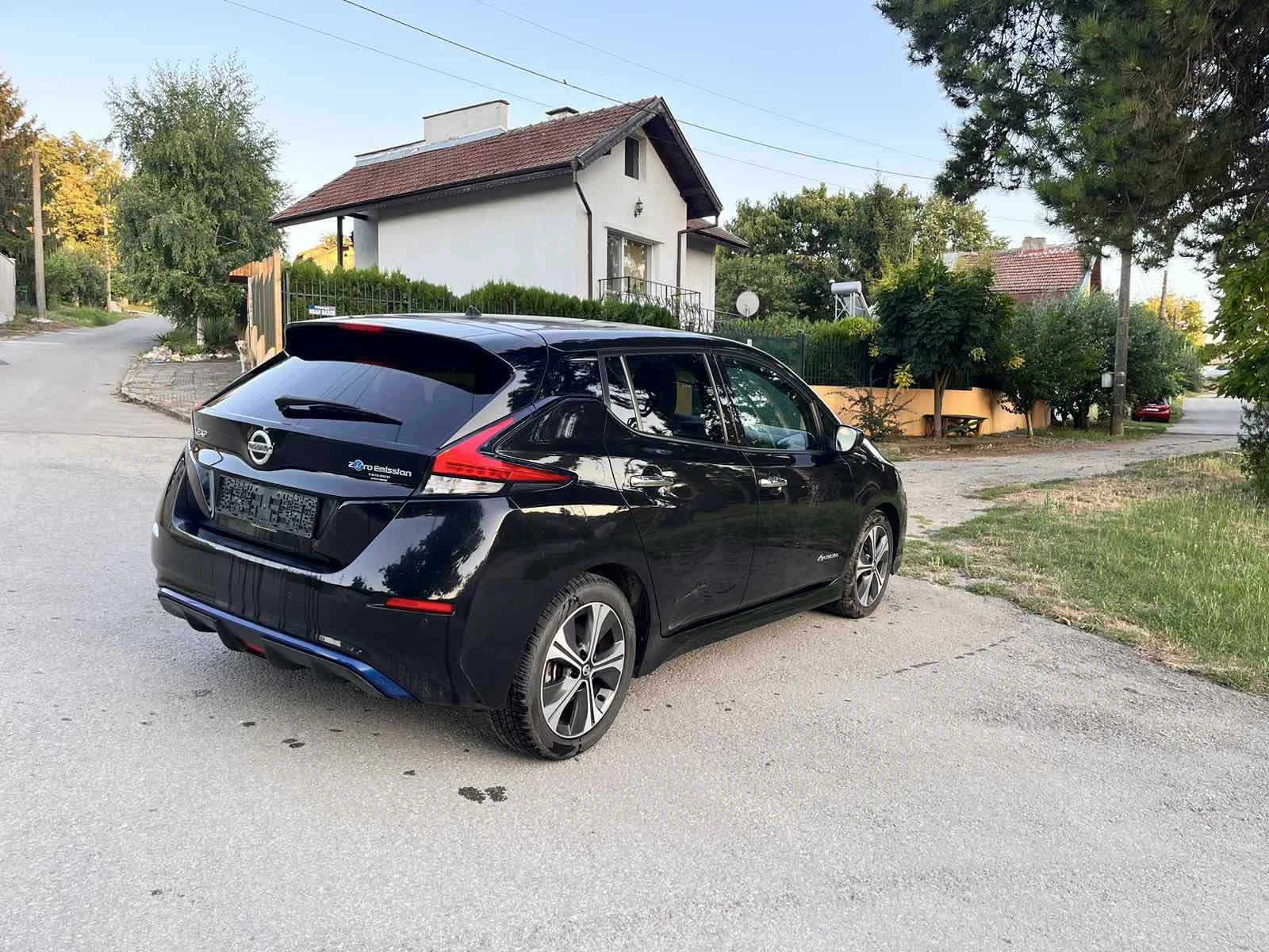Nissan Leaf  BOSE | ProPILOT | 360  Камери | Кожа, снимка 3 - Автомобили и джипове - 55480079