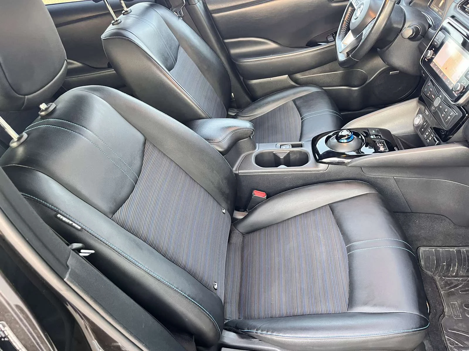 Nissan Leaf  BOSE | ProPILOT | 360  Камери | Кожа, снимка 12 - Автомобили и джипове - 55480079