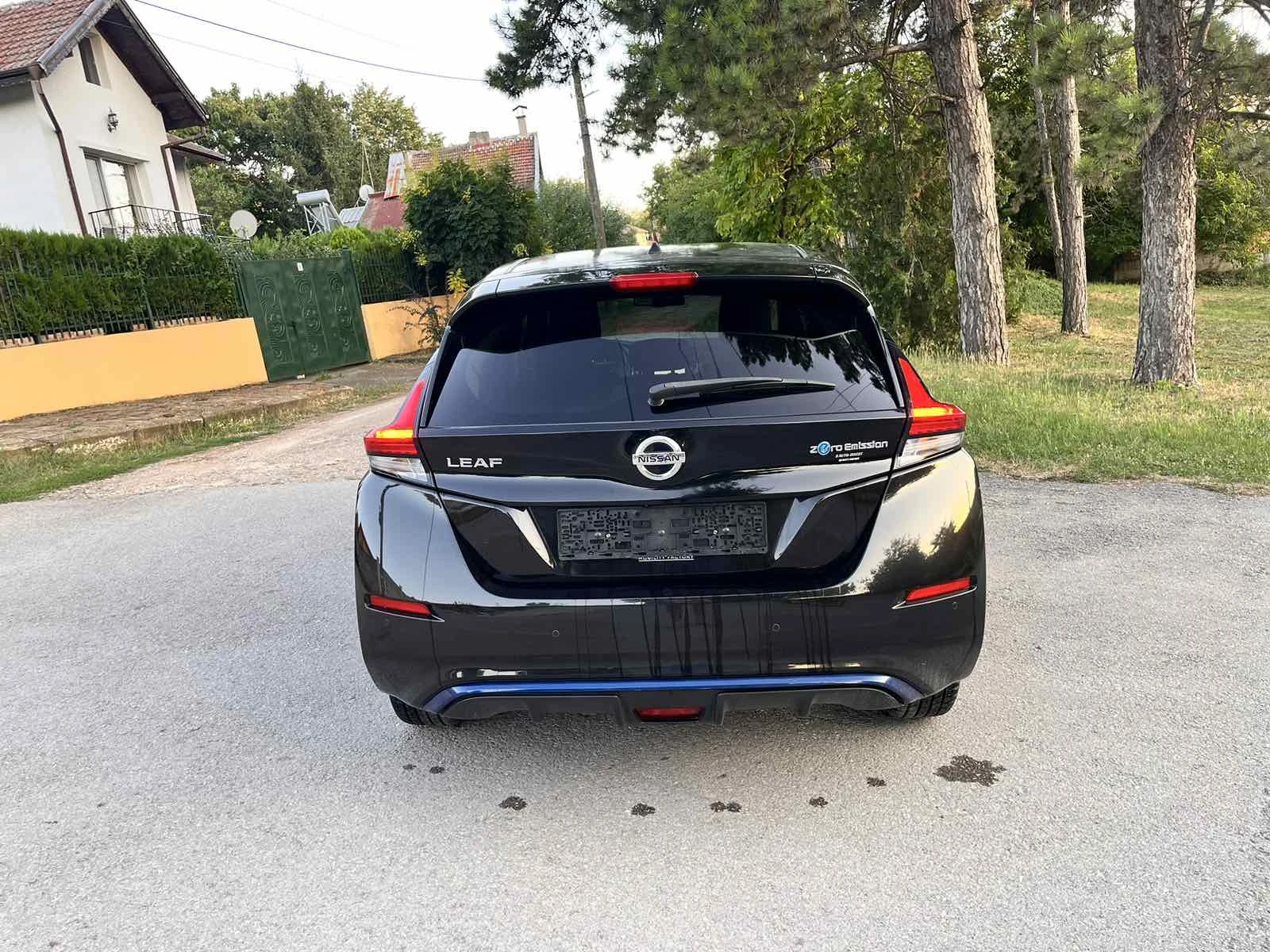 Nissan Leaf  BOSE | ProPILOT | 360  Камери | Кожа, снимка 5 - Автомобили и джипове - 55480079