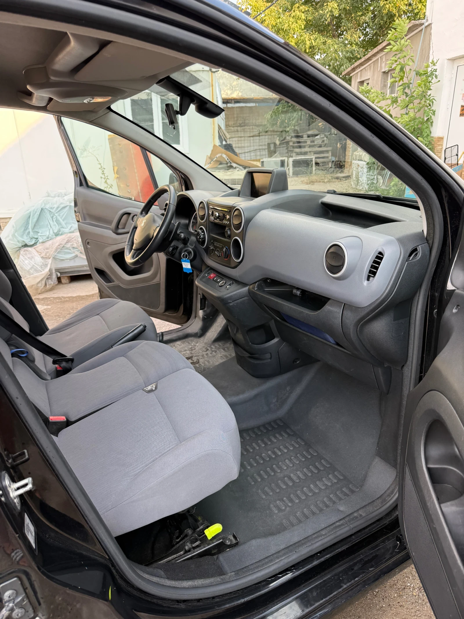 Peugeot Partner, снимка 11 - Автомобили и джипове - 55565782
