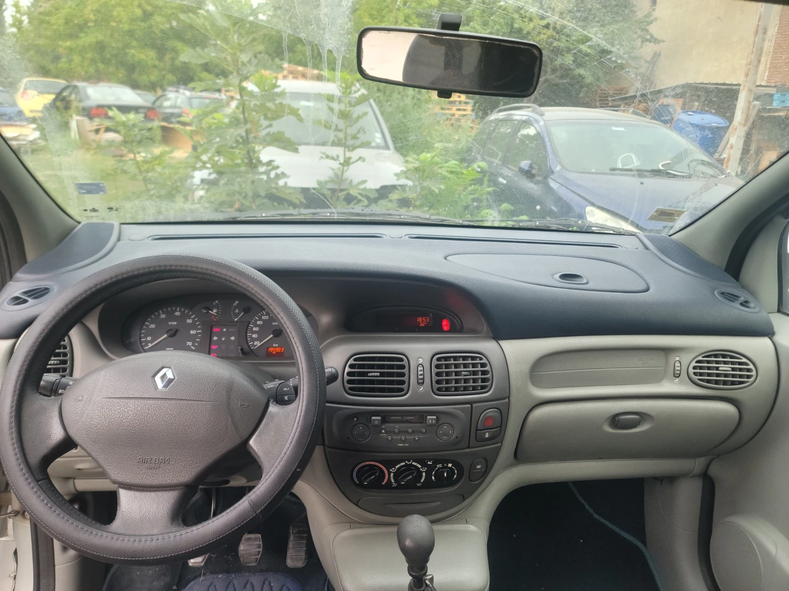 Renault Scenic, снимка 8 - Автомобили и джипове - 56071349