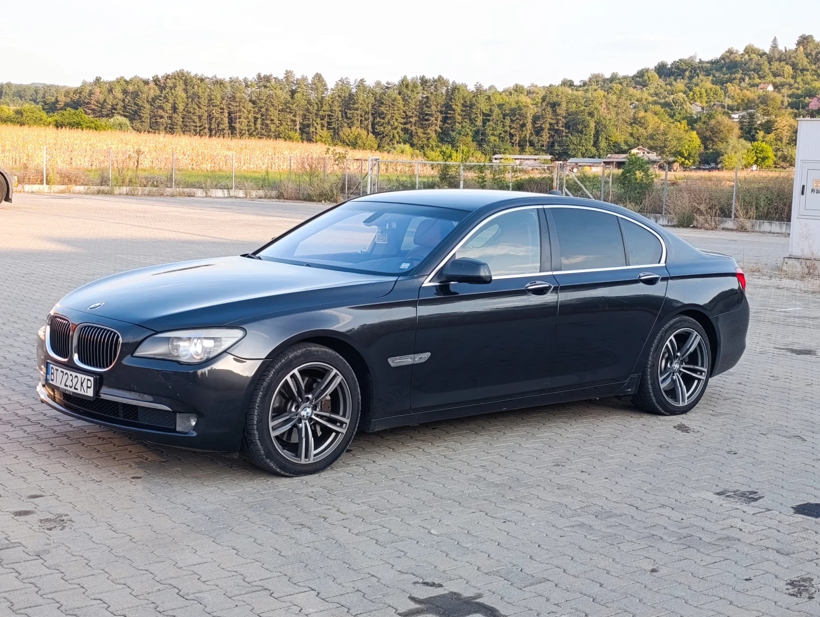 BMW 740 X Drive / Distronic / Keyless , снимка 3 - Автомобили и джипове - 56144771