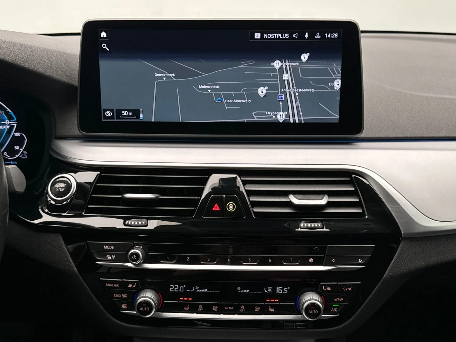 BMW 520 e Lounge Plug-in Hybrid, снимка 12 - Автомобили и джипове - 56375057