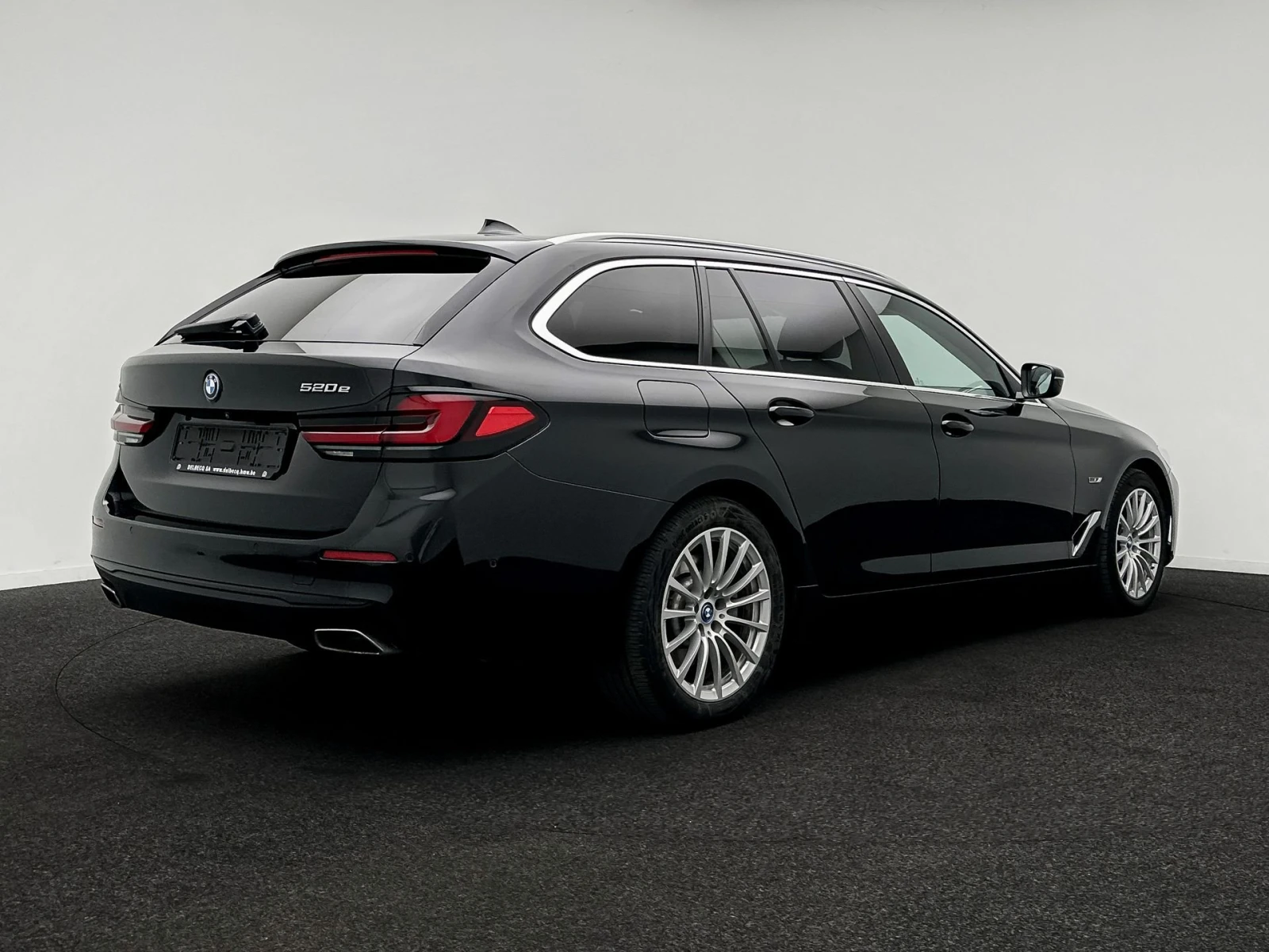 BMW 520 e Lounge Plug-in Hybrid, снимка 5 - Автомобили и джипове - 56375057