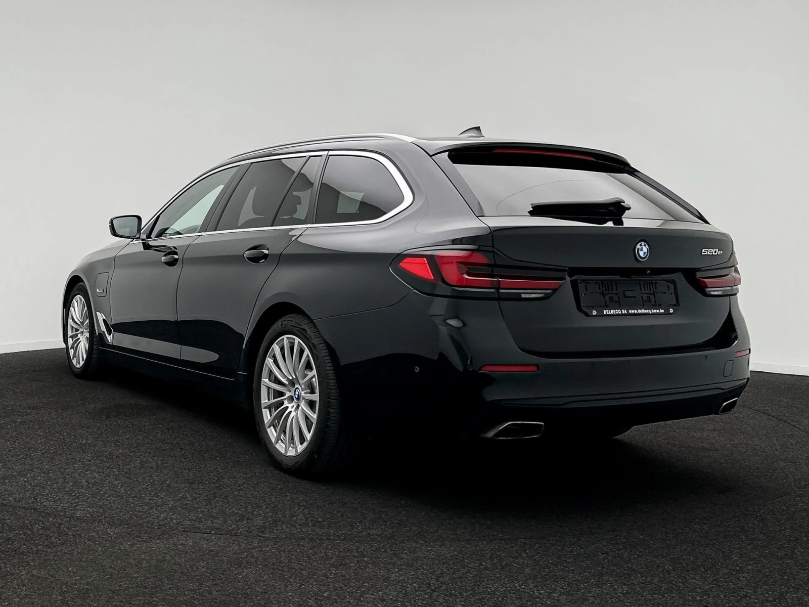 BMW 520 e Lounge Plug-in Hybrid, снимка 4 - Автомобили и джипове - 56375057