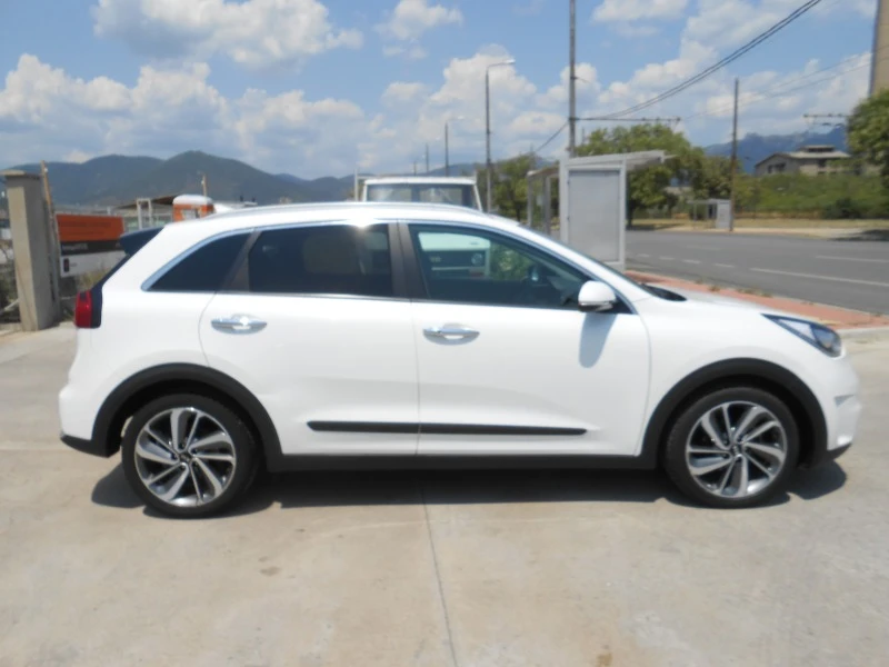 Kia Niro 1.6i-Navi-Kamera-Keyless-Euro-6D, снимка 4 - Автомобили и джипове - 46640441