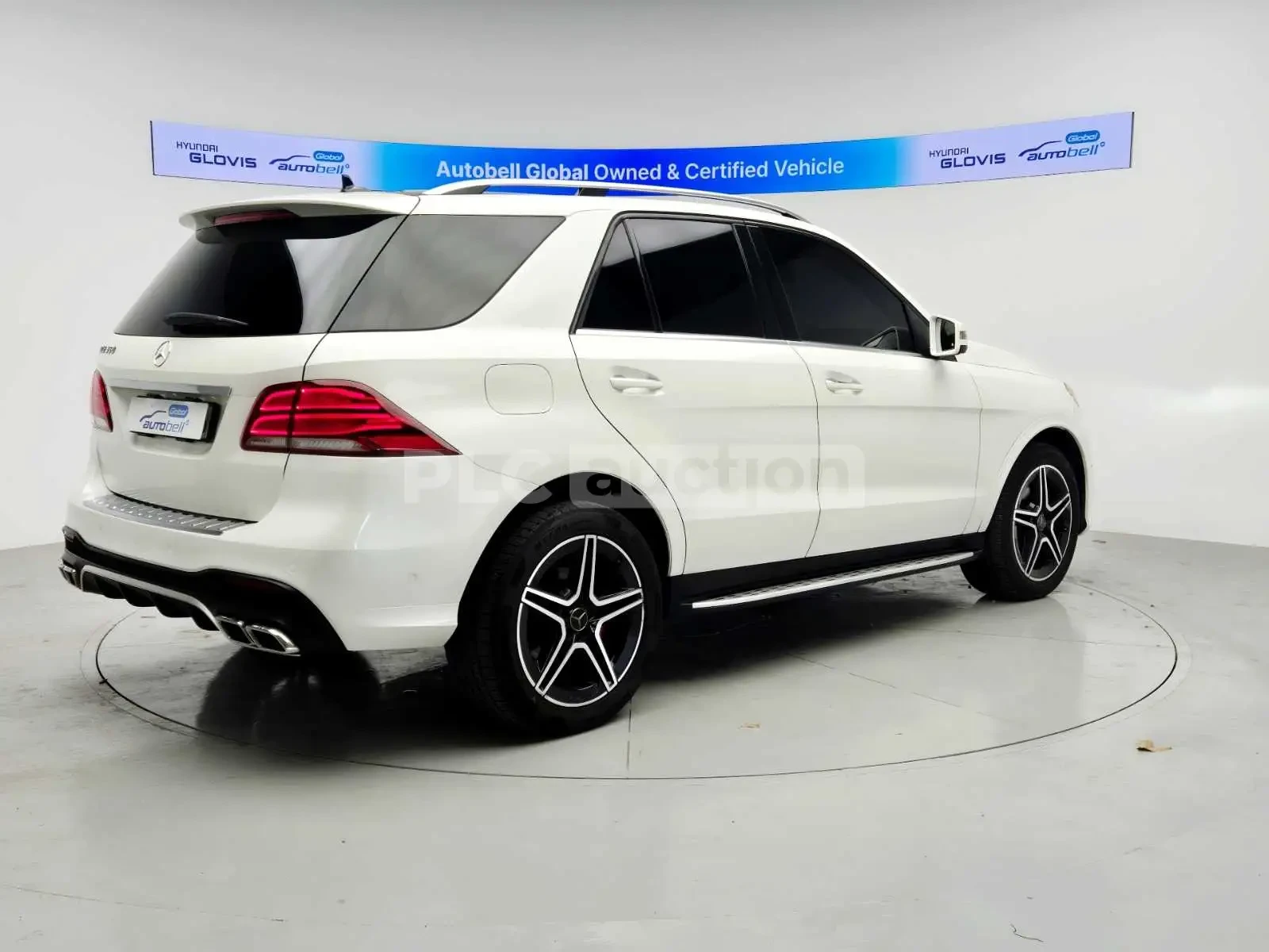 Mercedes-Benz GLE 350 4MATIC AMG PKG| ПОДГРЕ| KEYLESS| LANE ASSIST, снимка 4 - Автомобили и джипове - 54060132