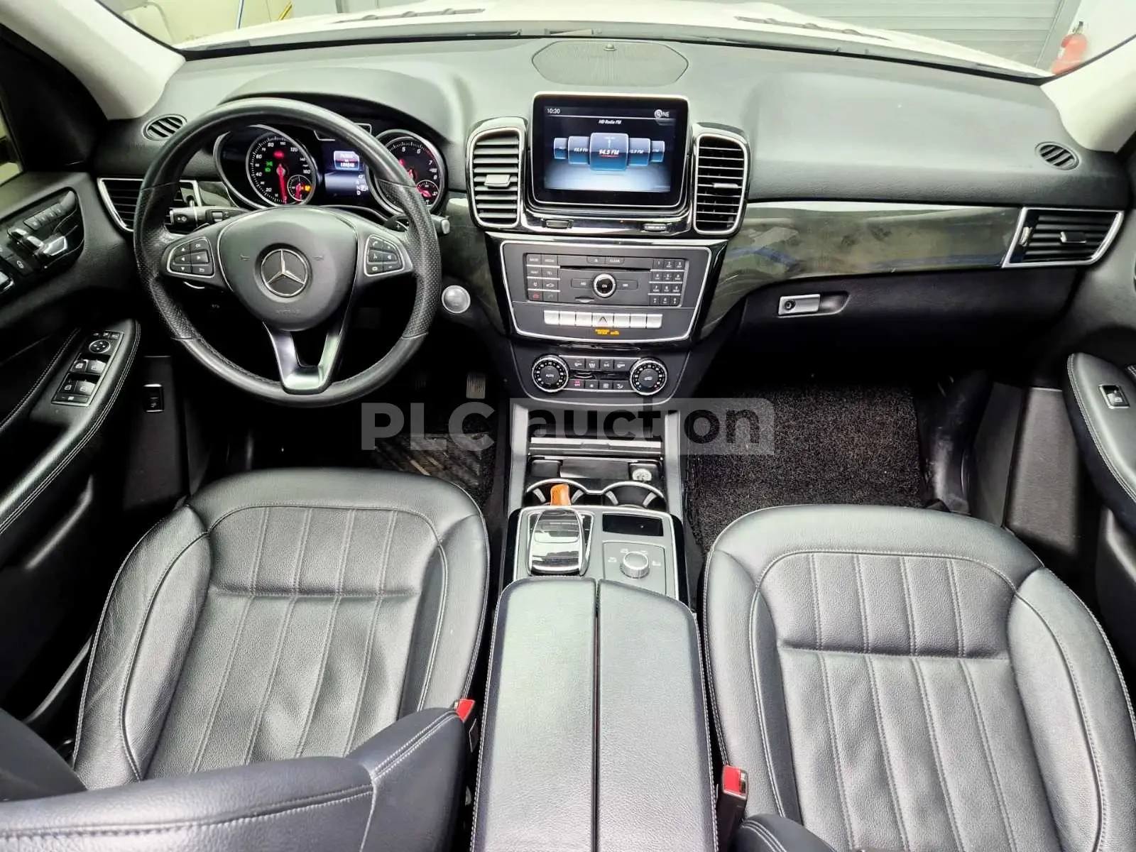 Mercedes-Benz GLE 350 4MATIC AMG PKG| ПОДГРЕ| KEYLESS| LANE ASSIST, снимка 12 - Автомобили и джипове - 54060132