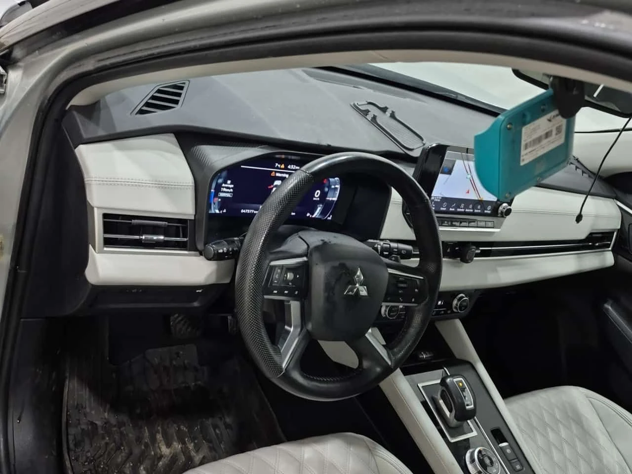 Mitsubishi Outlander * SE, BLACK EDITION, Ralliart Edition * CARFAX * Б, снимка 10 - Автомобили и джипове - 54687418