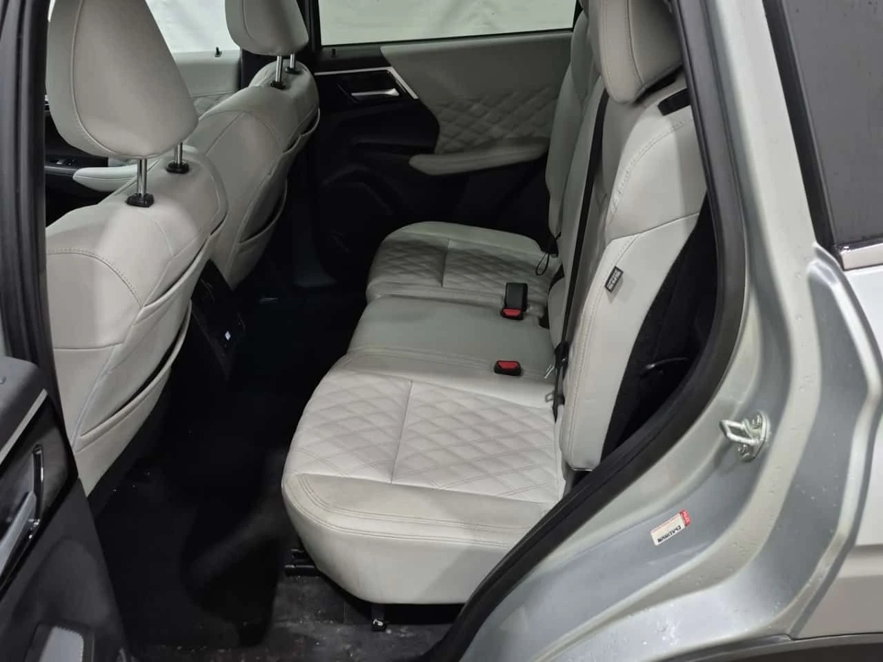 Mitsubishi Outlander * SE, BLACK EDITION, Ralliart Edition * CARFAX * Б, снимка 12 - Автомобили и джипове - 54687418