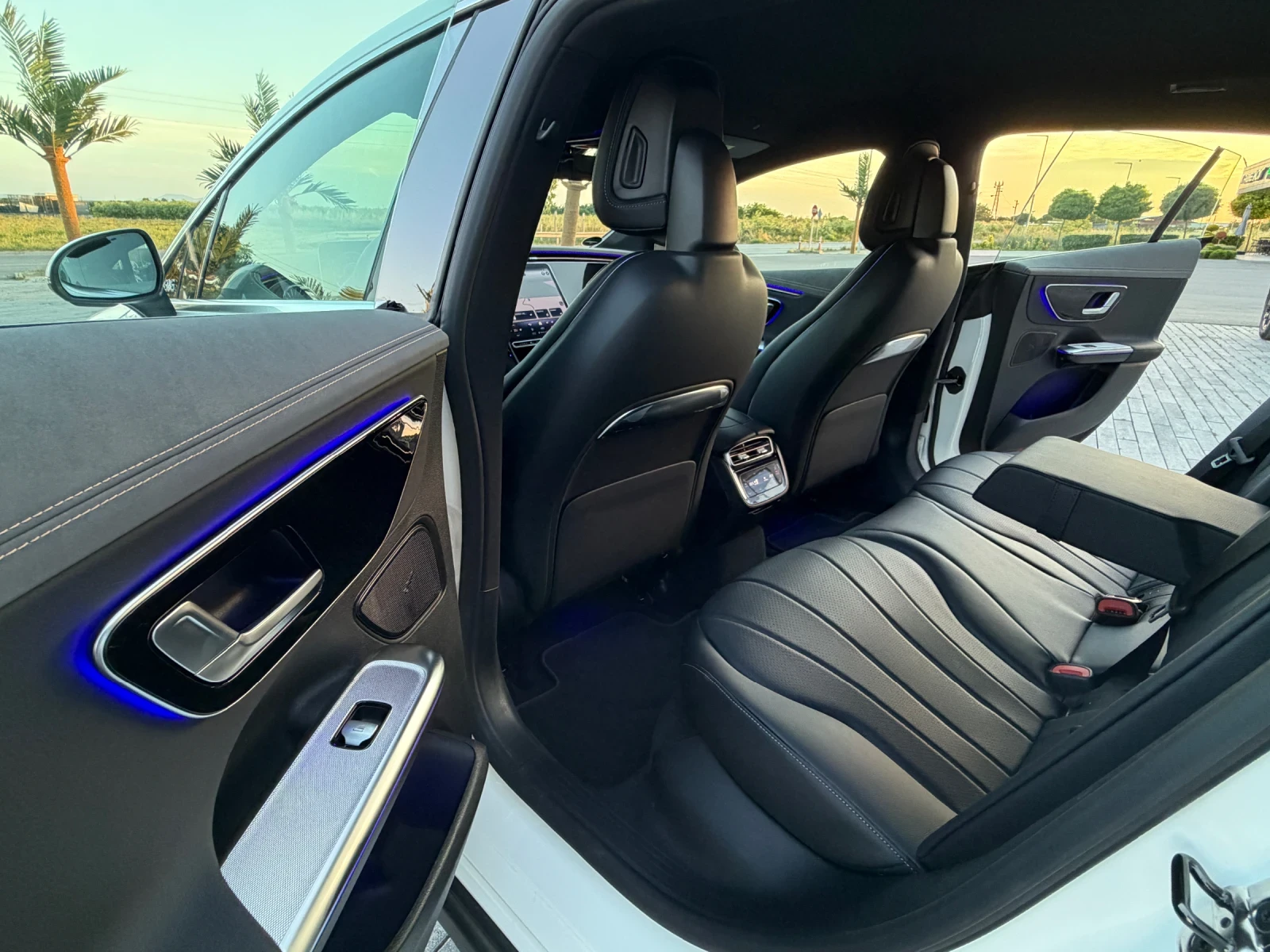 Mercedes-Benz EQE 300/PREMIUM PLUS/LIZING, снимка 8 - Автомобили и джипове - 54865121
