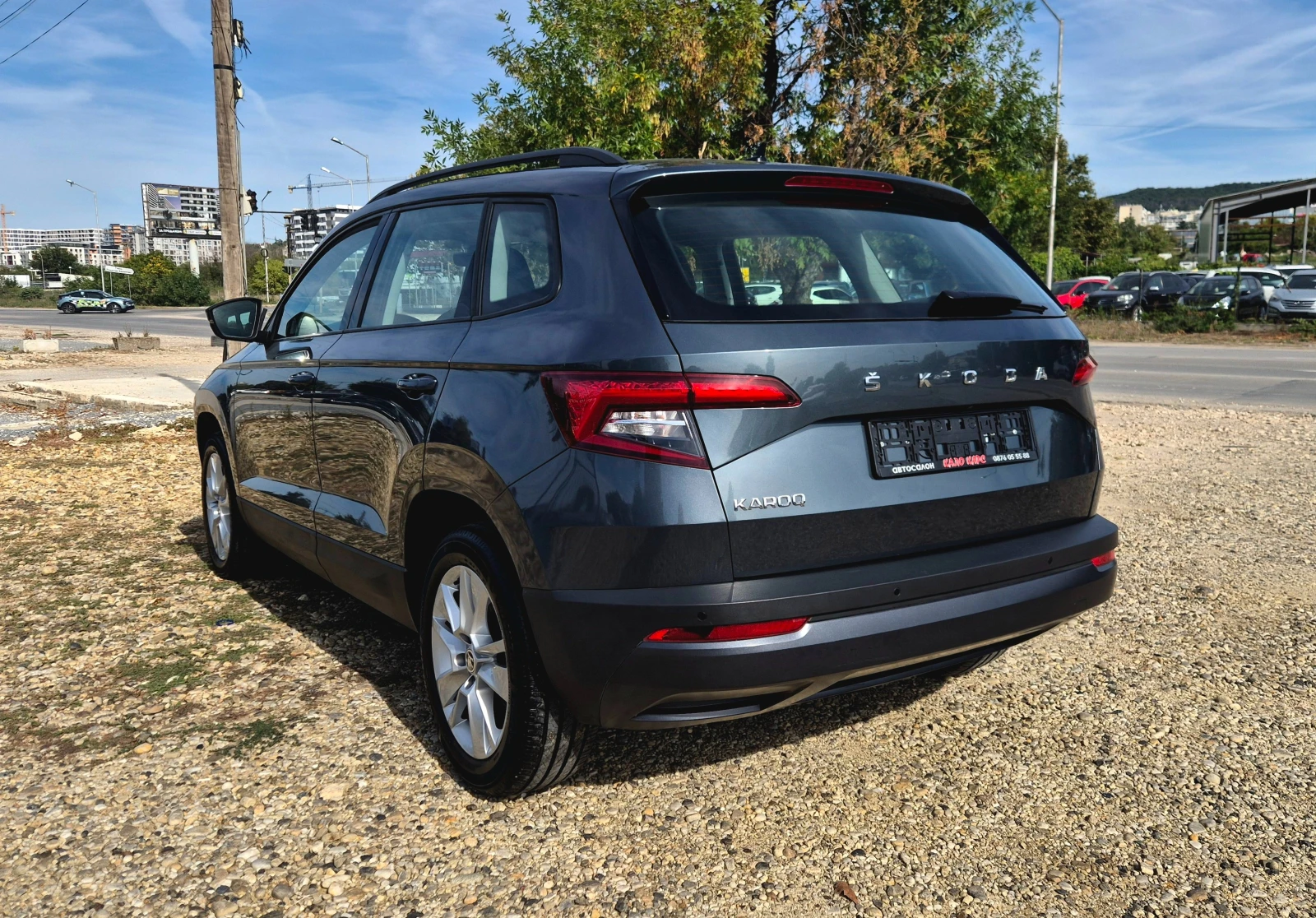 Skoda Karoq 90 584 КМ. / ДИСТРОНИК / КАМЕРА, снимка 5 - Автомобили и джипове - 56108184
