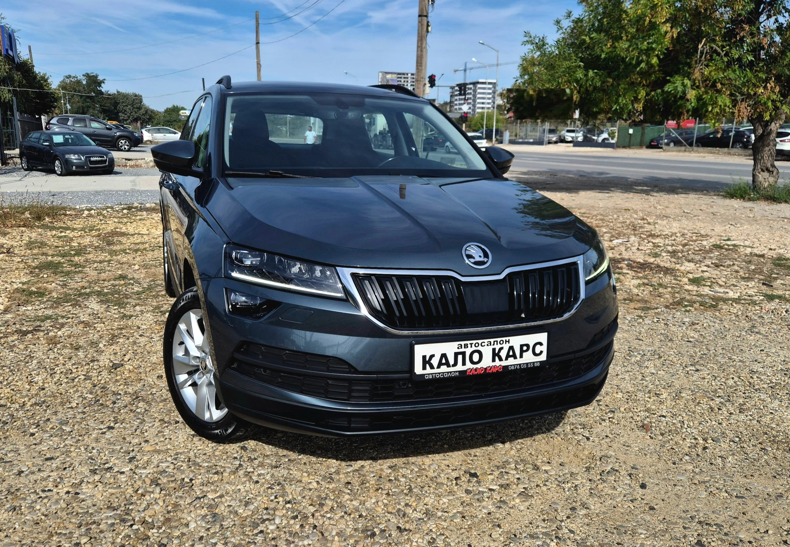 Skoda Karoq 90 584 КМ. / ДИСТРОНИК / КАМЕРА, снимка 2 - Автомобили и джипове - 56108184