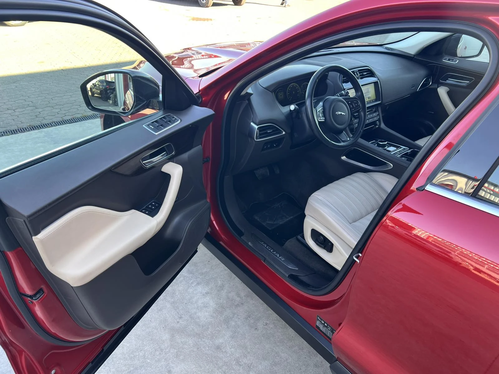 Jaguar F-PACE 2.0D-PORTFOLIO-134.000km-DISTRONIC-FULL, снимка 7 - Автомобили и джипове - 56316328
