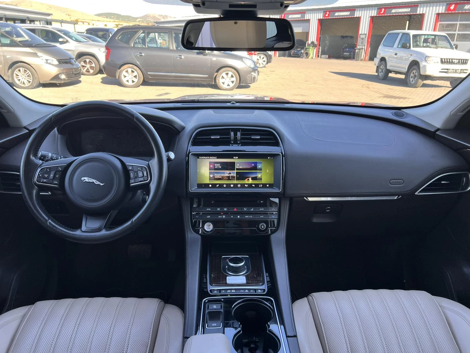 Jaguar F-PACE 2.0D-PORTFOLIO-134.000km-DISTRONIC-FULL, снимка 11 - Автомобили и джипове - 56316328