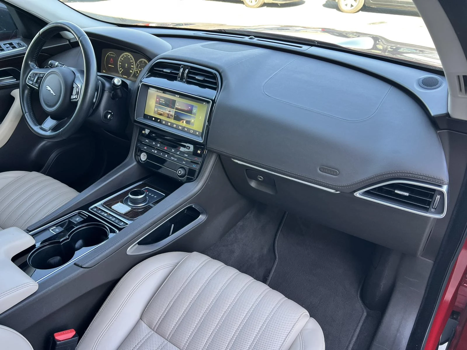 Jaguar F-PACE 2.0D-PORTFOLIO-134.000km-DISTRONIC-FULL, снимка 12 - Автомобили и джипове - 56316328