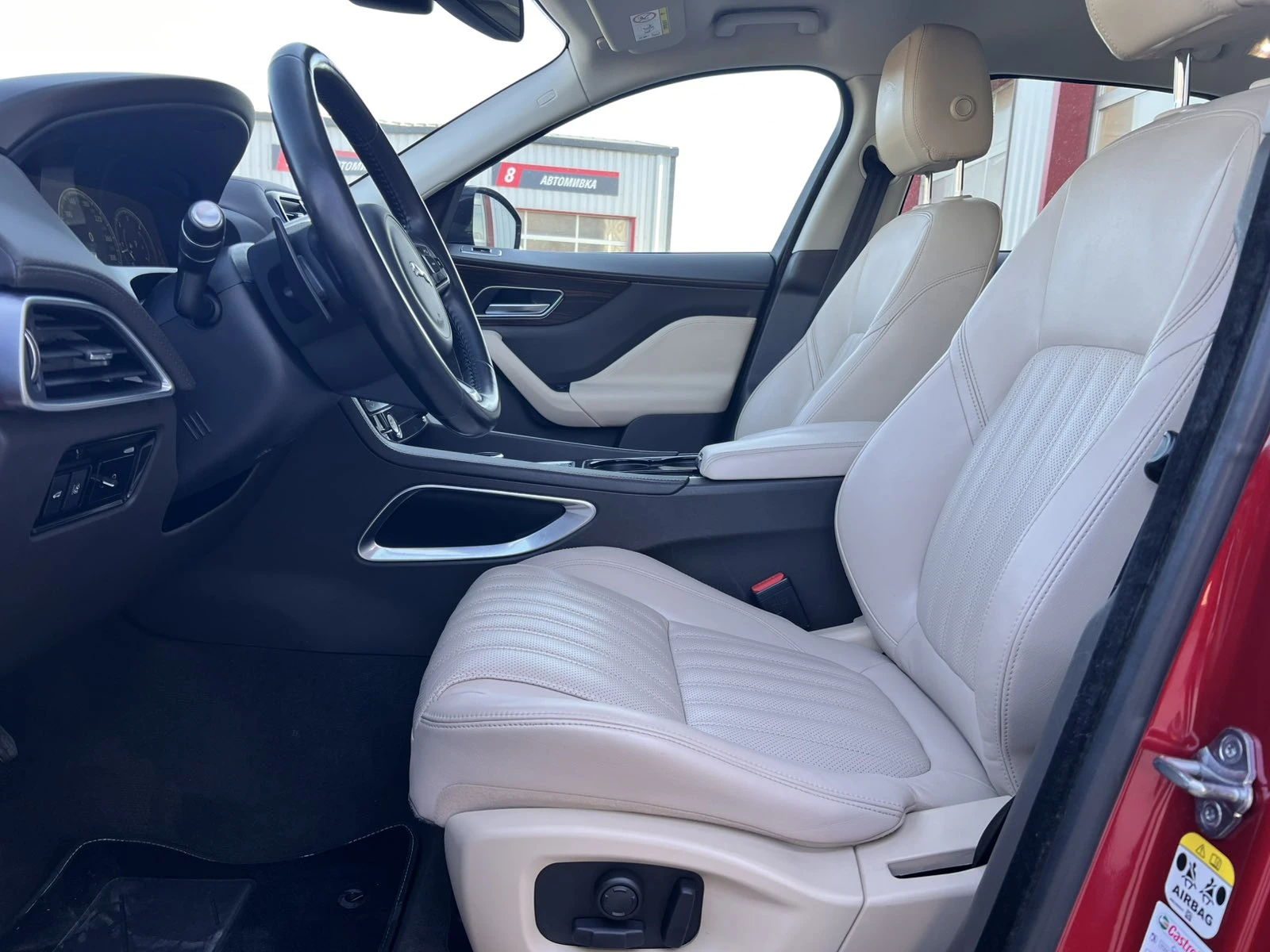 Jaguar F-PACE 2.0D-PORTFOLIO-134.000km-DISTRONIC-FULL, снимка 8 - Автомобили и джипове - 56316328