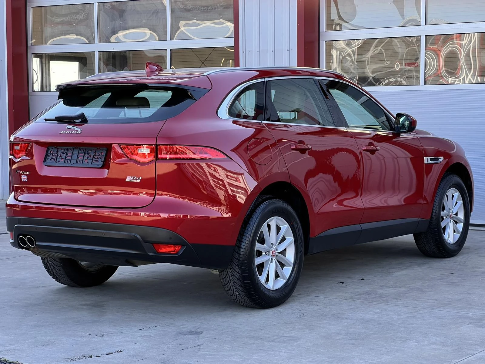 Jaguar F-PACE 2.0D-PORTFOLIO-134.000km-DISTRONIC-FULL, снимка 4 - Автомобили и джипове - 56316328