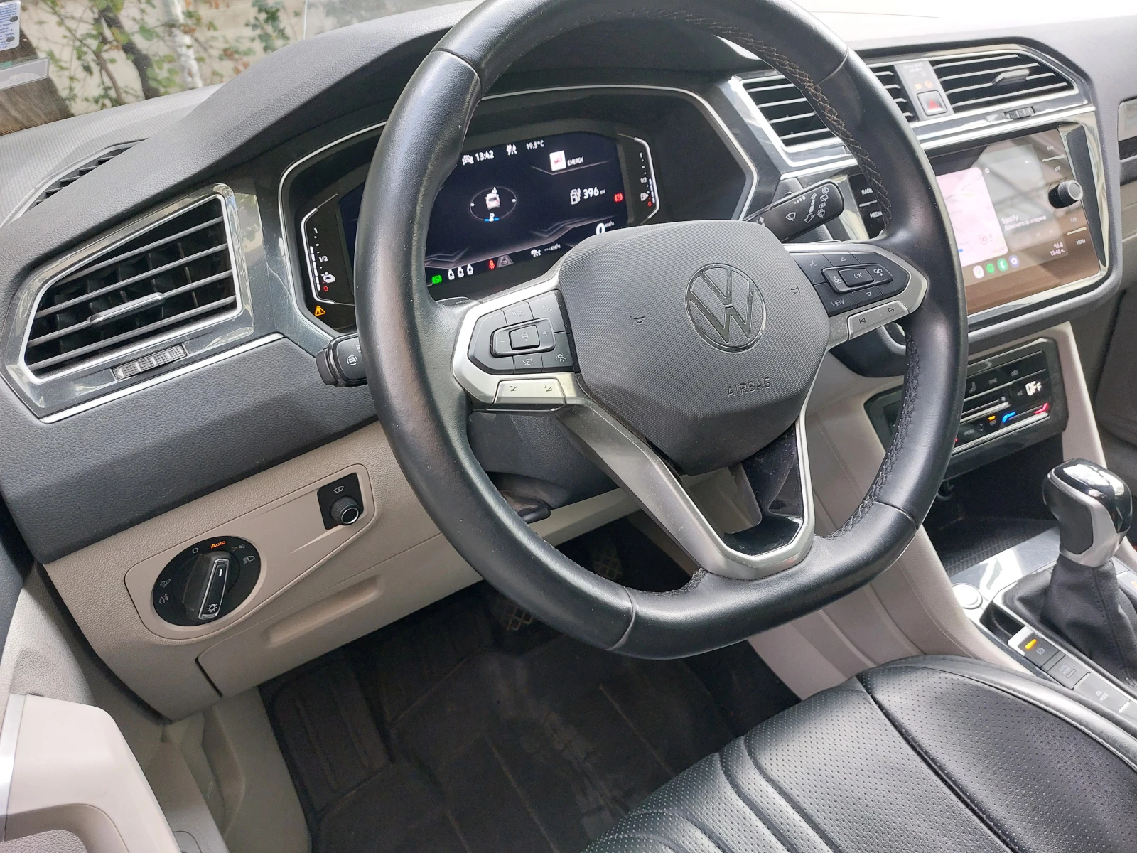 VW Tiguan Elegance, снимка 5 - Автомобили и джипове - 56569545