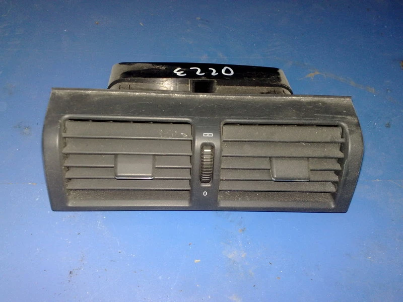 Централна духалка за Мерцедес Е220 01г.