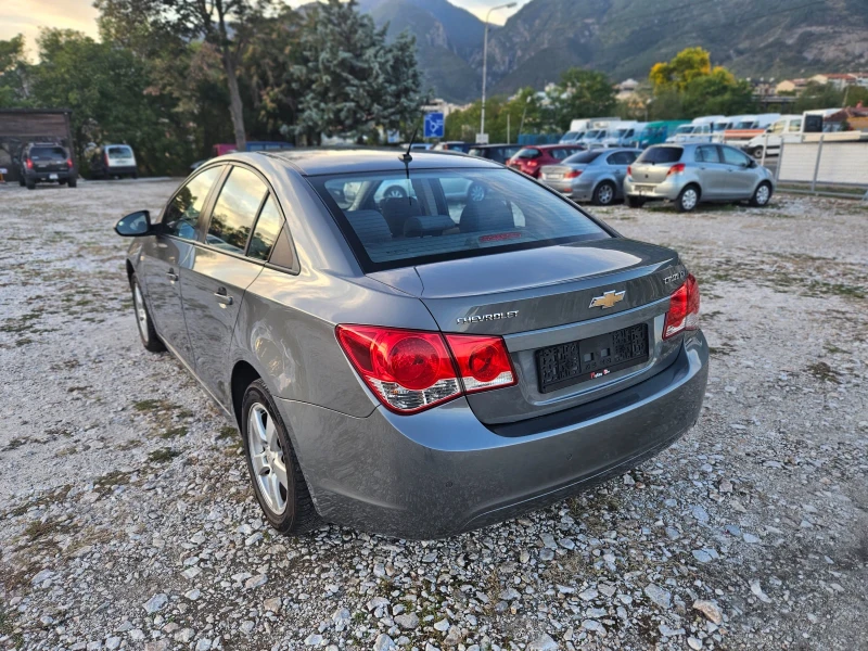 Chevrolet Cruze 1.8/ЕВРО5Б/LS, снимка 4 - Автомобили и джипове - 47496903