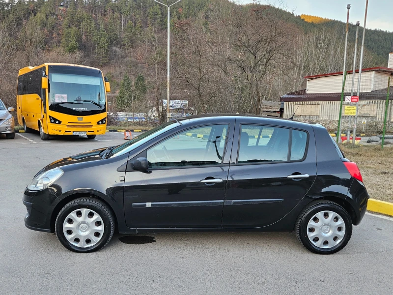 Renault Clio 1.2 Klima/113000 km/ Топ състояние, снимка 3 - Автомобили и джипове - 49404863