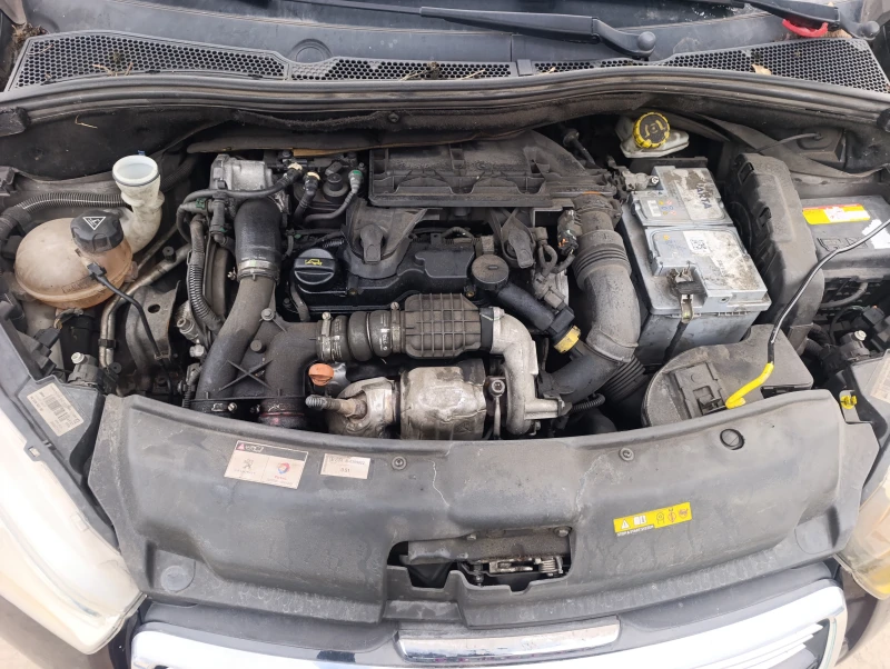 Peugeot 208 1, 2THP 1, 6HDI, снимка 16 - Автомобили и джипове - 50788664