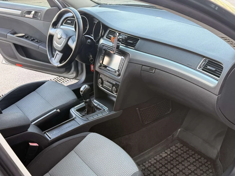 Skoda Superb, снимка 8 - Автомобили и джипове - 52829457