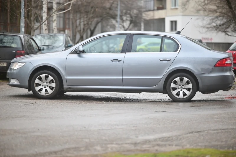 Skoda Superb, снимка 2 - Автомобили и джипове - 53360799