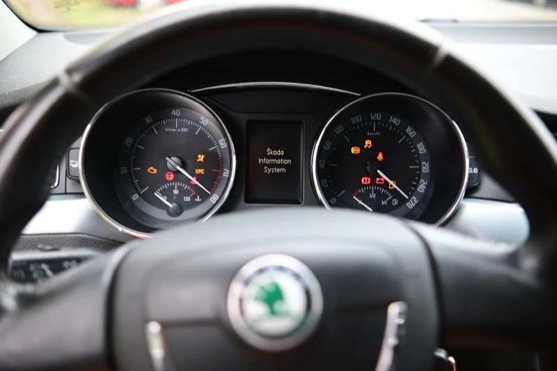 Skoda Superb, снимка 7 - Автомобили и джипове - 53360799