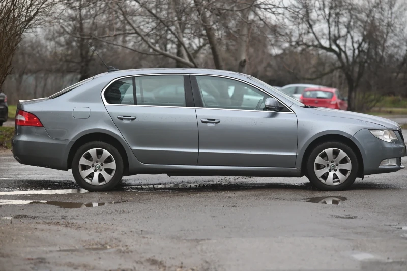 Skoda Superb, снимка 3 - Автомобили и джипове - 53360799