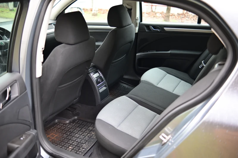 Skoda Superb, снимка 12 - Автомобили и джипове - 53360799
