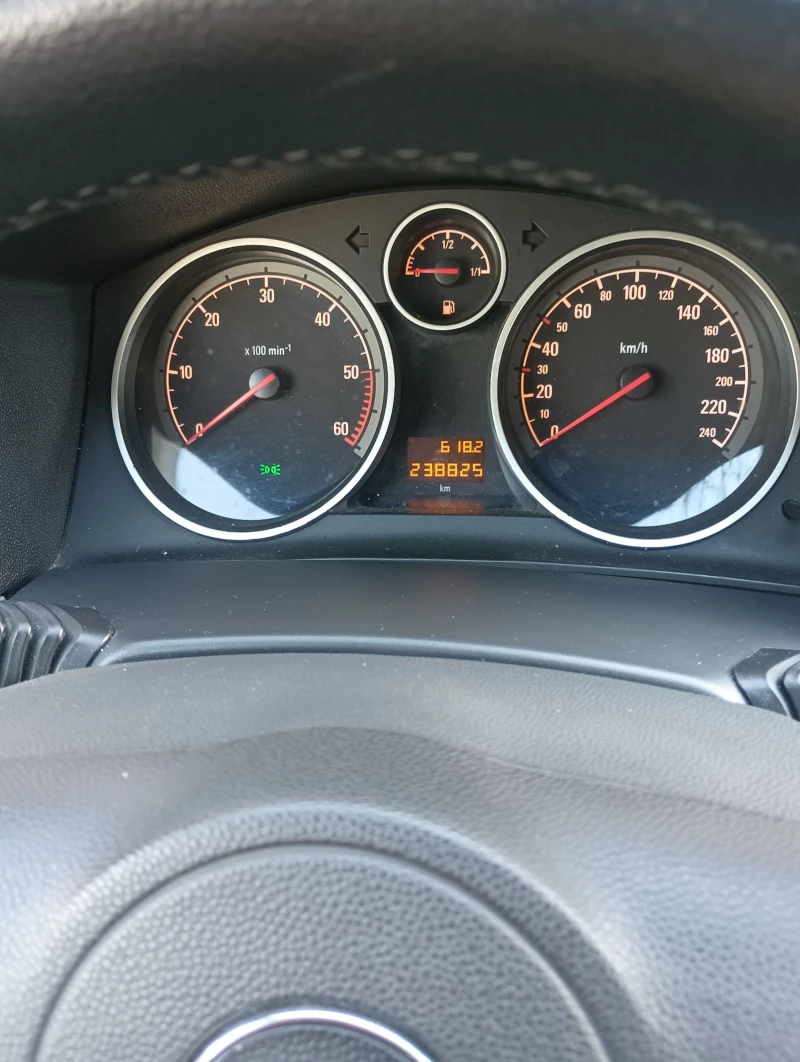 Opel Astra, снимка 2 - Автомобили и джипове - 52886355