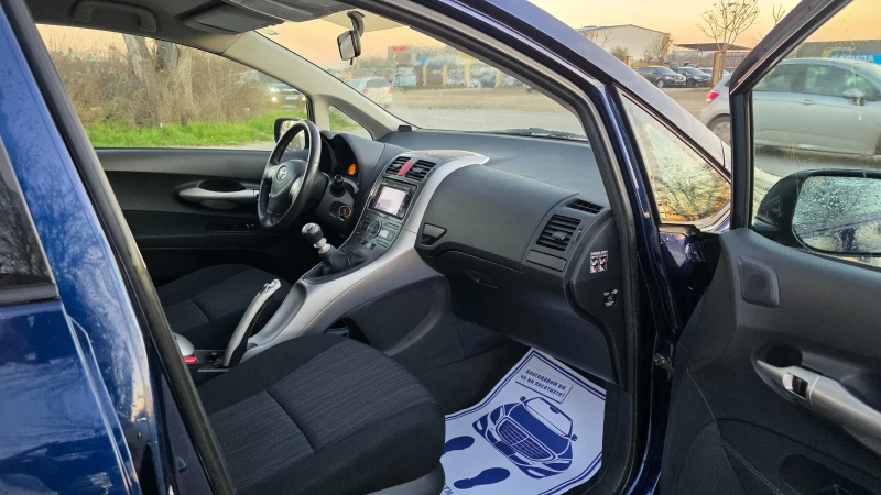 Toyota Auris КАТО ЧИСТО НОВА, снимка 11 - Автомобили и джипове - 53206111