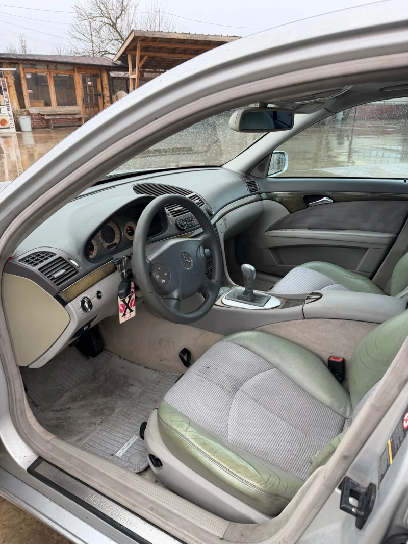 Mercedes-Benz E 270 Е270, снимка 7 - Автомобили и джипове - 53458119
