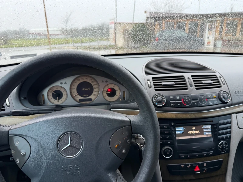 Mercedes-Benz E 270 Е270, снимка 9 - Автомобили и джипове - 53458119