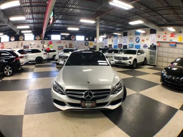 Mercedes-Benz C 300 * 4MATIC AWD * Черен кожен салон * Панорама *  - изображение 2