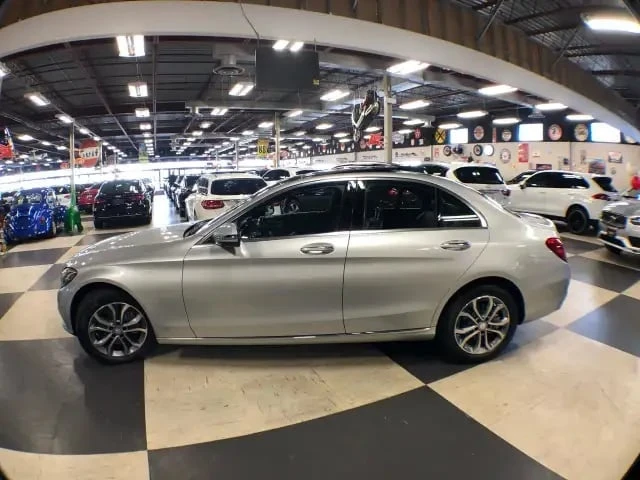 Mercedes-Benz C 300 * 4MATIC AWD * Черен кожен салон * Панорама *  - изображение 5