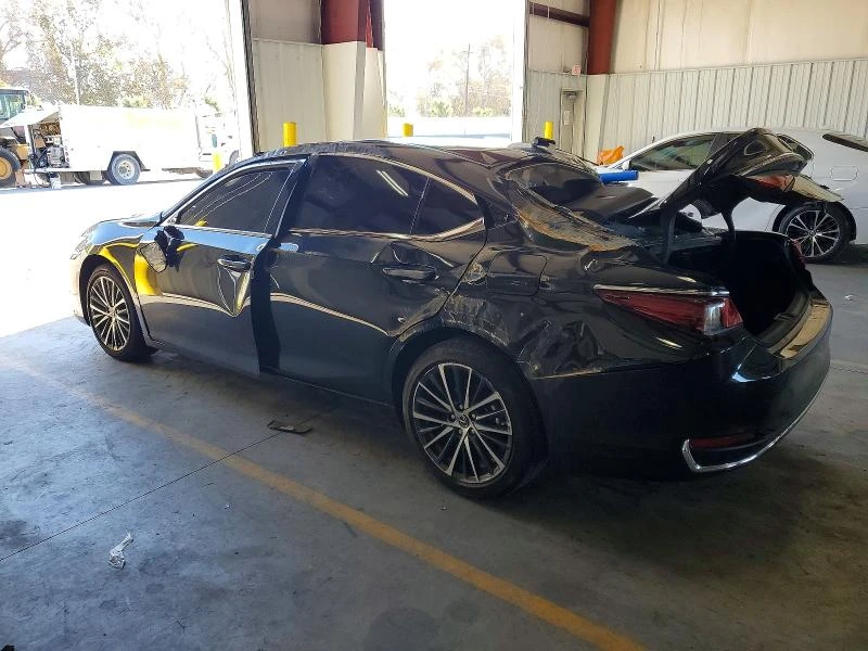 Lexus ES 2.5L 4 Front-wheel Drive, снимка 3 - Автомобили и джипове - 53964284