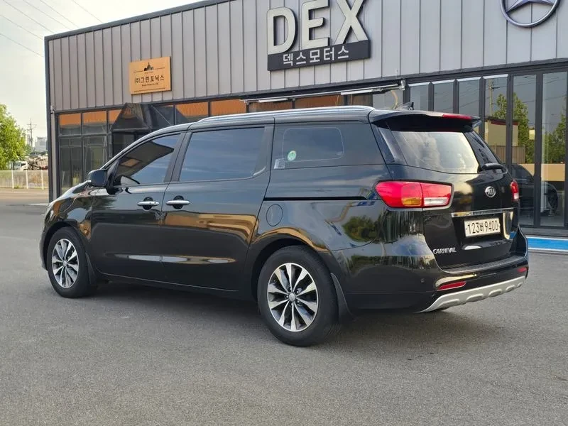 Kia Carnival Carnival 9-Seater Luxury 🔥 ���� �� ����� | Mobile.bg � ����������� 2
