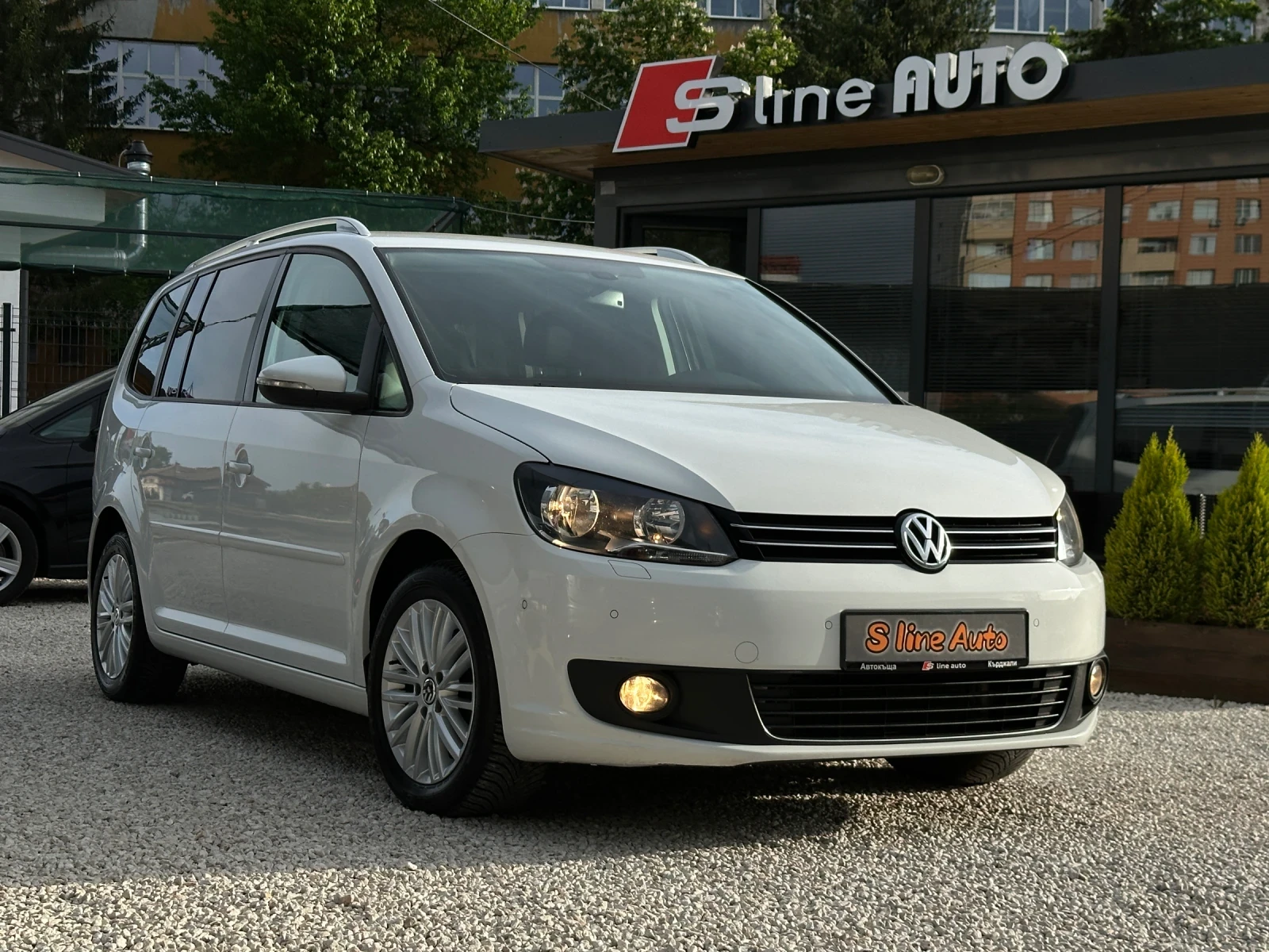 VW Touran ICoup* 1.6tdi* 105k.c*  - изображение 4