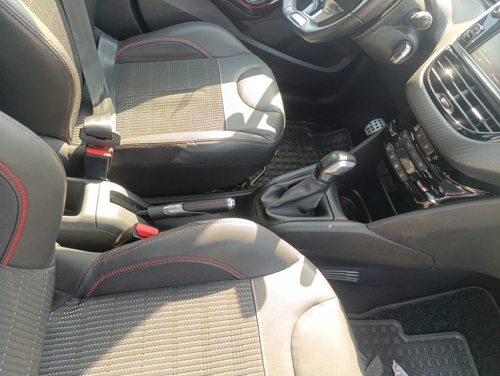 Peugeot 208 1, 2 THP | Mobile.bg   13