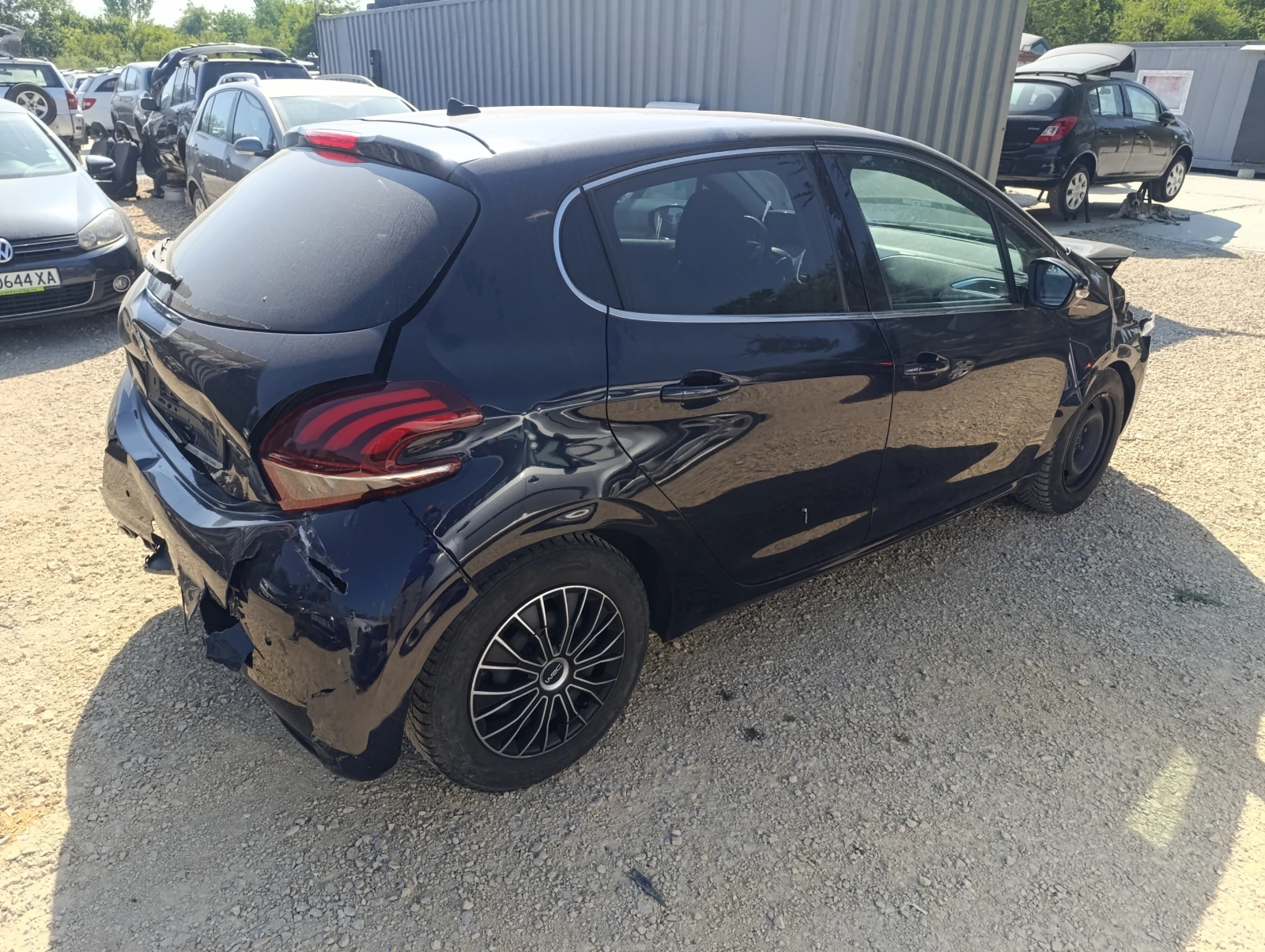 Peugeot 208 1, 2 THP - изображение 3