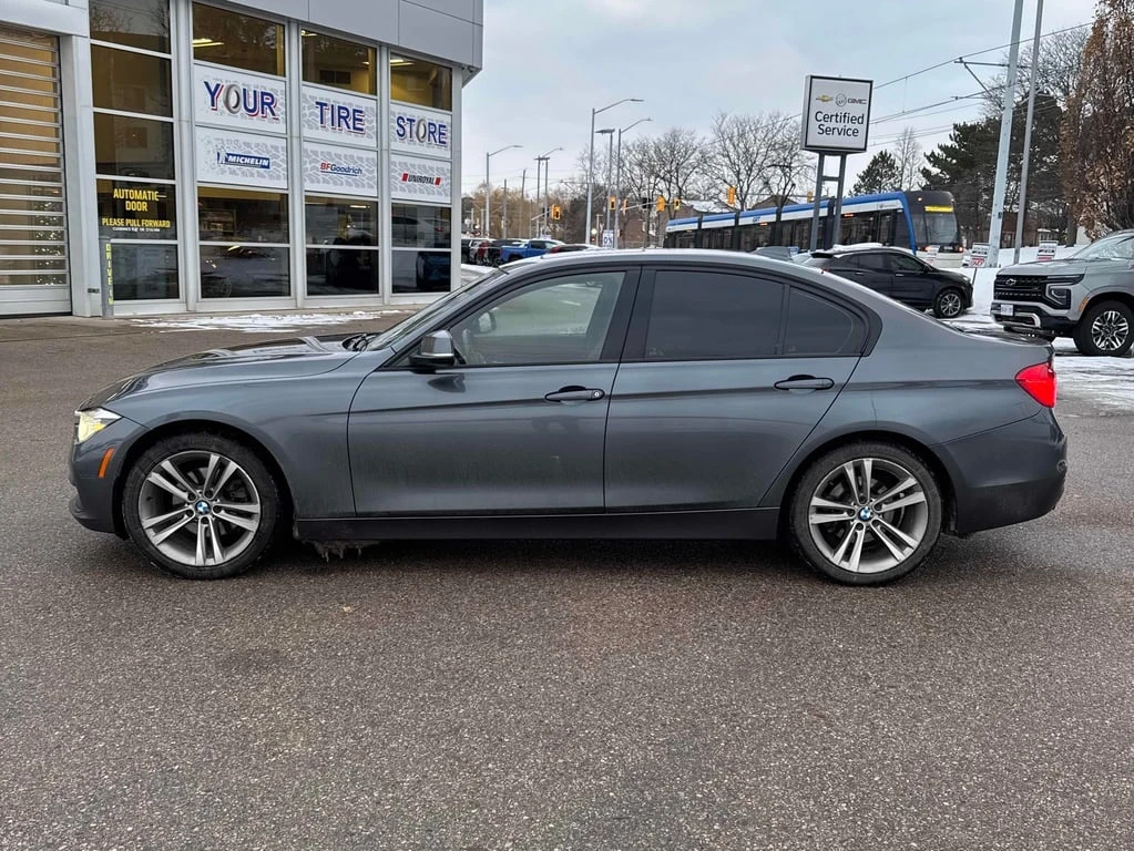 BMW 330 * 330i xDrive * CARFAX * БЕЗ ПЪРВОНАЧАЛНА ВНОСКА - изображение 2