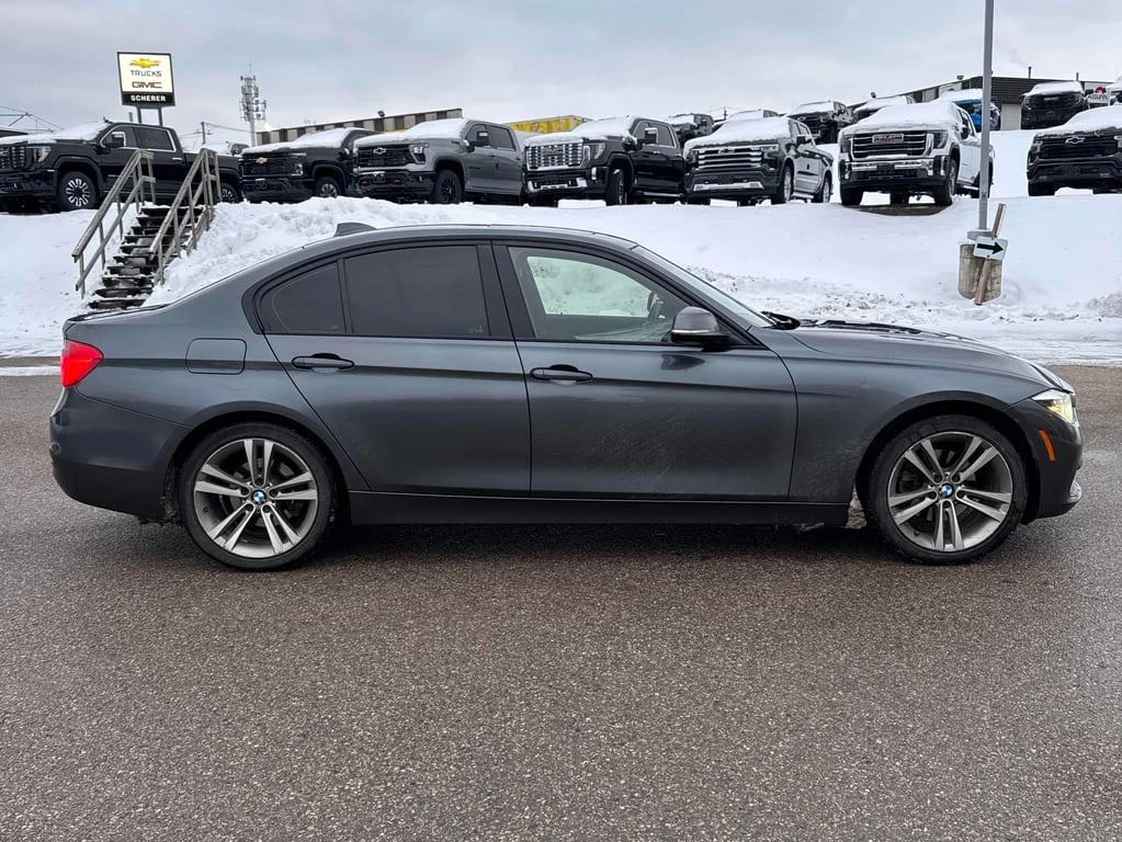 BMW 330 * 330i xDrive * CARFAX * БЕЗ ПЪРВОНАЧАЛНА ВНОСКА - изображение 3