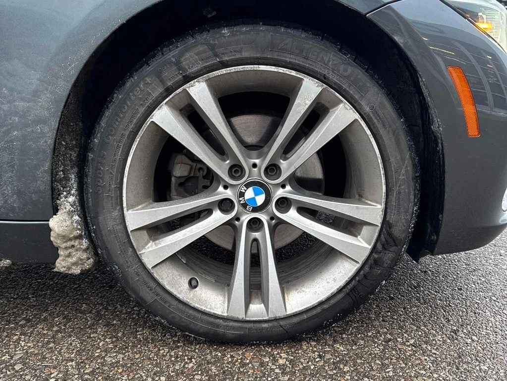 BMW 330 * 330i xDrive * CARFAX * БЕЗ ПЪРВОНАЧАЛНА ВНОСКА - изображение 7